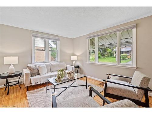 186 Forest Hill Avenue, London, ON - Indoor Photo Showing Living Room