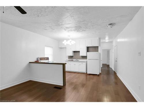 101 Wellington Street, London, ON - Indoor Photo Showing Kitchen