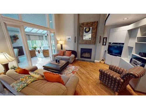 107 Carriage Hill Drive, London, ON - Indoor Photo Showing Living Room With Fireplace