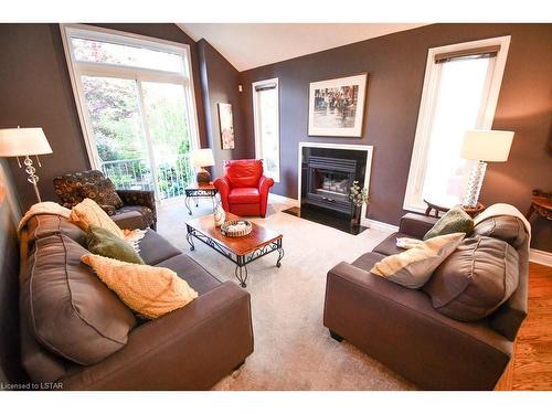107 Carriage Hill Drive, London, ON - Indoor Photo Showing Living Room With Fireplace