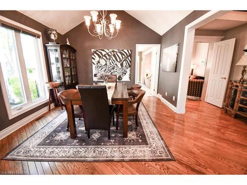 107 Carriage Hill Drive, London, ON - Indoor Photo Showing Dining Room
