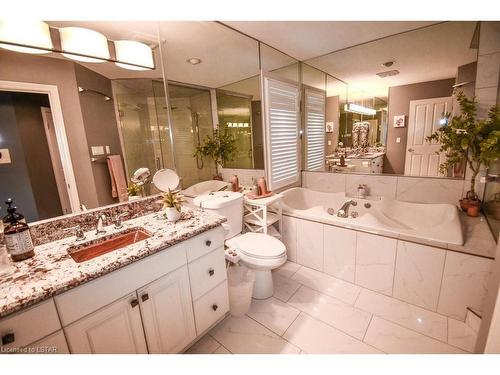 107 Carriage Hill Drive, London, ON - Indoor Photo Showing Bathroom