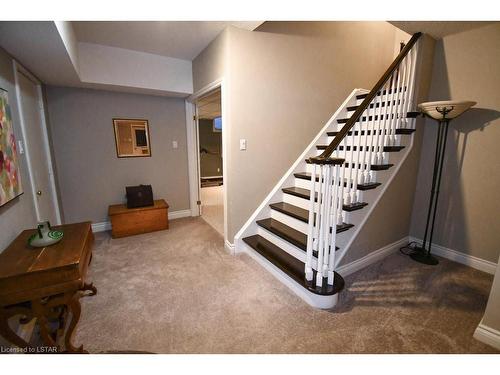 107 Carriage Hill Drive, London, ON - Indoor Photo Showing Other Room