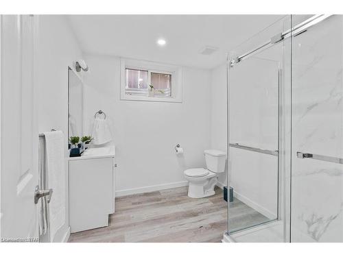 509 Nelson Street, London, ON - Indoor Photo Showing Bathroom
