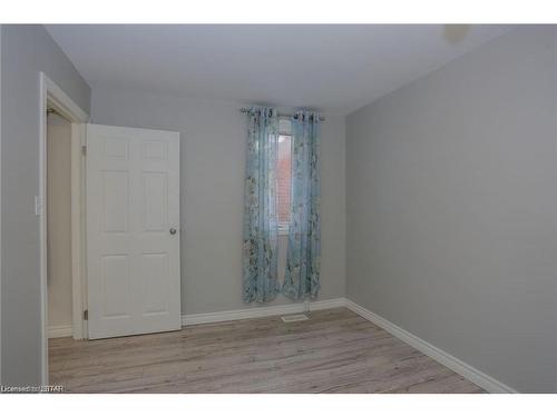 16 Appel Street, London, ON - Indoor Photo Showing Other Room