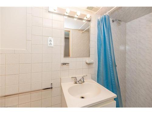 105 Kipling Avenue, London, ON - Indoor Photo Showing Bathroom