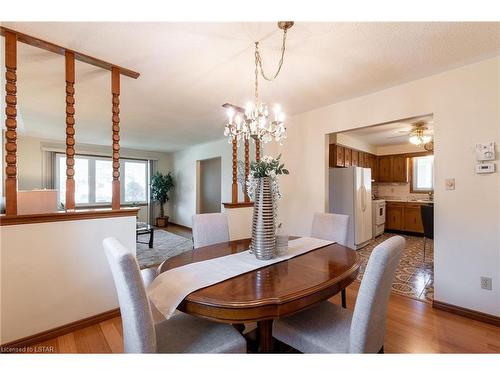 79 Roundhill Court, London, ON - Indoor Photo Showing Dining Room