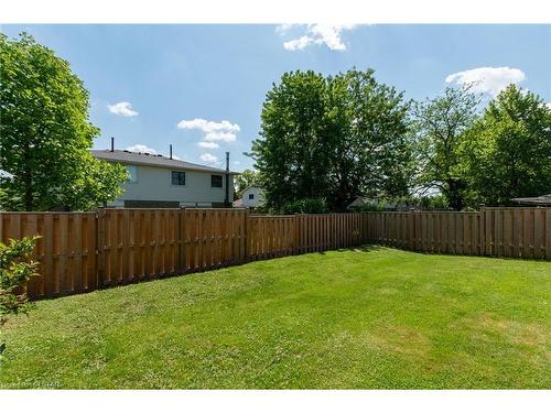 79 Roundhill Court, London, ON - Outdoor With Backyard