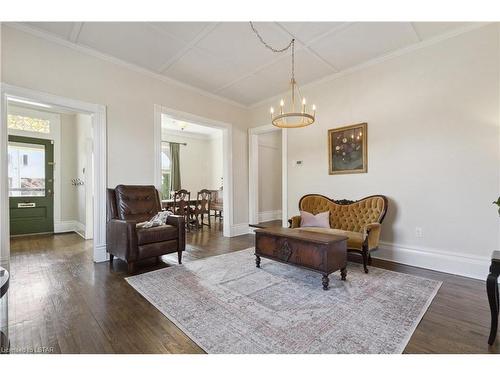 123 Cathcart Street, London, ON - Indoor Photo Showing Living Room
