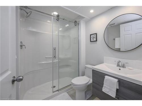 1331 Elson Road, London, ON - Indoor Photo Showing Bathroom
