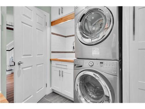 7010 Diane Crescent, London, ON - Indoor Photo Showing Laundry Room