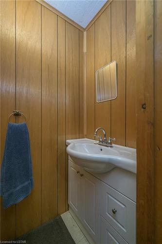 83 Friars Way, London, ON - Indoor Photo Showing Bathroom