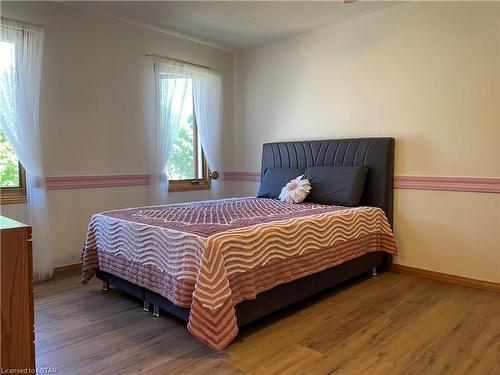 176 Golfview Road, London, ON - Indoor Photo Showing Bedroom