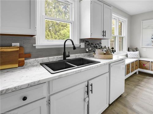 466 Village Green Avenue, London, ON - Indoor Photo Showing Kitchen With Double Sink