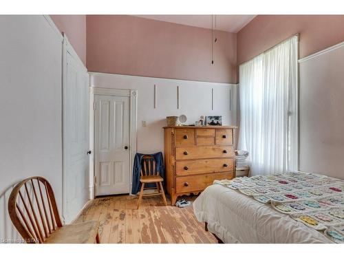 309 Hyman Street, London, ON - Indoor Photo Showing Bedroom