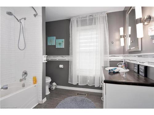 763 Boyle Drive, Woodstock, ON - Indoor Photo Showing Bathroom