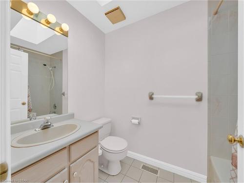 2545 Labelle Street, Windsor, ON - Indoor Photo Showing Bathroom