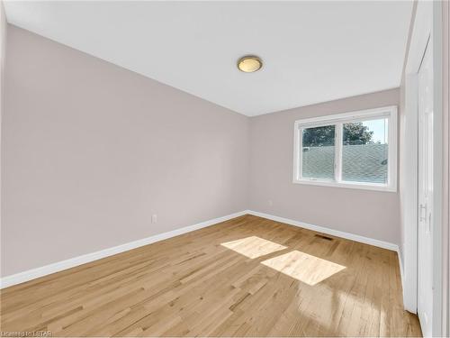 2545 Labelle Street, Windsor, ON - Indoor Photo Showing Other Room