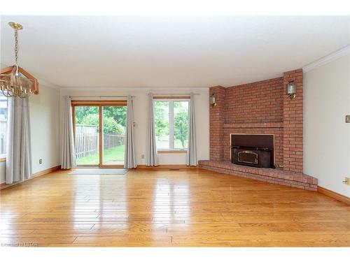 173 Regal Drive, London, ON - Indoor Photo Showing Living Room With Fireplace