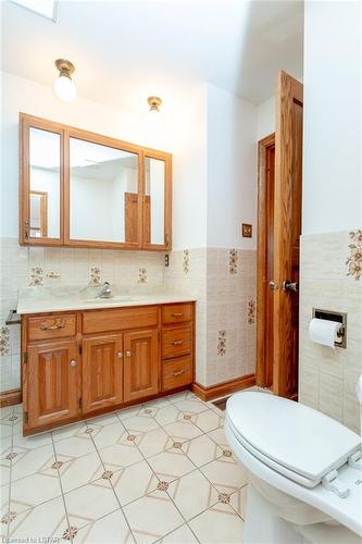 173 Regal Drive, London, ON - Indoor Photo Showing Bathroom