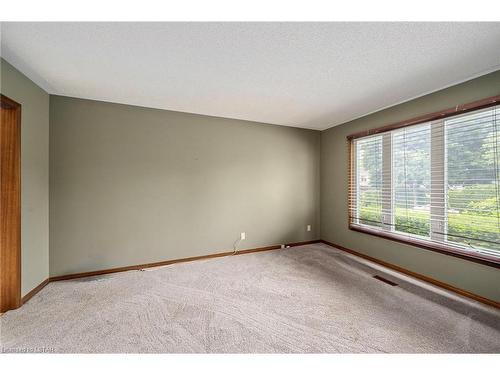 299 Walmer Grove, London, ON - Indoor Photo Showing Other Room