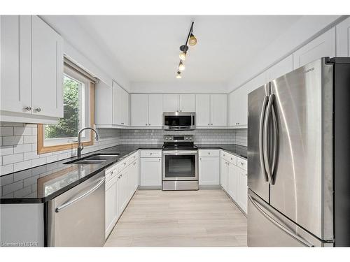 299 Walmer Grove, London, ON - Indoor Photo Showing Kitchen With Stainless Steel Kitchen With Double Sink With Upgraded Kitchen