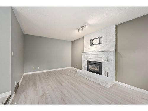 299 Walmer Grove, London, ON - Indoor With Fireplace
