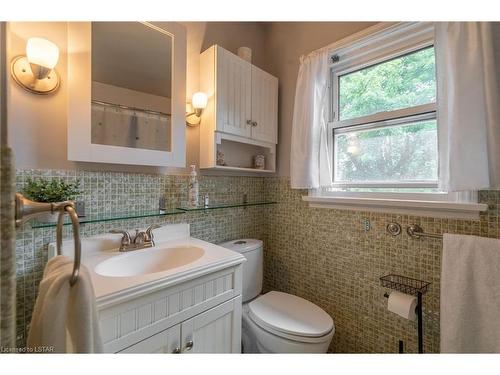 937 Willow Drive, London, ON - Indoor Photo Showing Bathroom