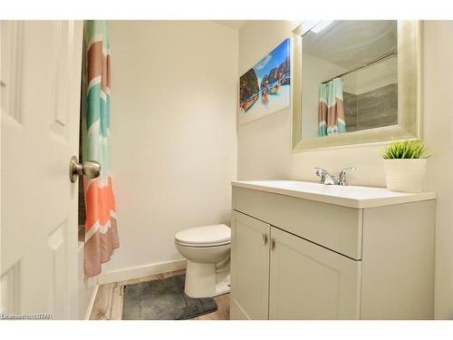 91 Toulon Crescent, London, ON - Indoor Photo Showing Bathroom