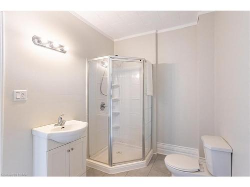 942 Westminster Drive, London, ON - Indoor Photo Showing Bathroom