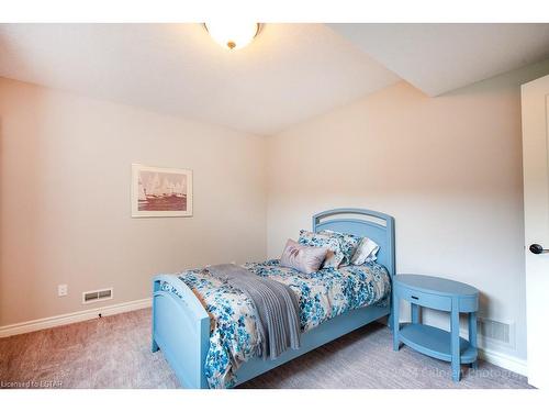 2195 Callingham Drive, London, ON - Indoor Photo Showing Bedroom