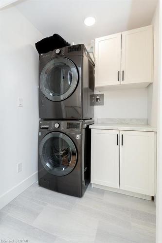 35 Honey Bend, St. Thomas, ON - Indoor Photo Showing Laundry Room