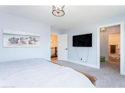 35 Honey Bend, St. Thomas, ON - Indoor Photo Showing Bedroom