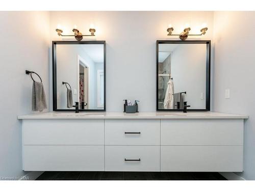 35 Honey Bend, St. Thomas, ON - Indoor Photo Showing Laundry Room