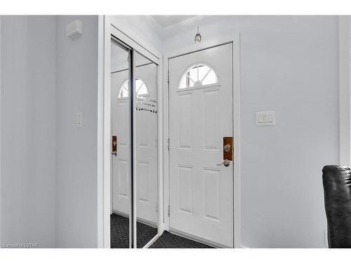 67 Roundhill Court, London, ON - Indoor Photo Showing Other Room