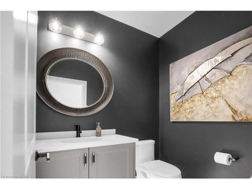 1319 Twilite Boulevard, London, ON - Indoor Photo Showing Bathroom