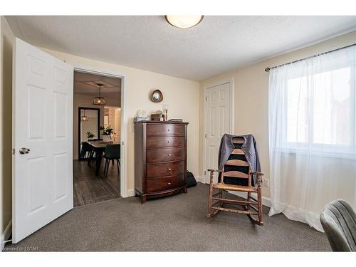 209 Murray St Street, Wallaceburg, ON - Indoor Photo Showing Bedroom