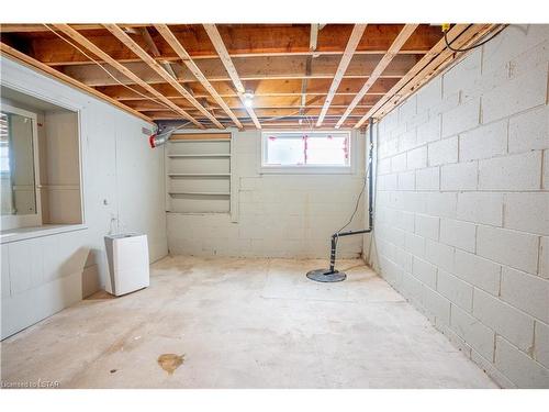 209 Murray St Street, Wallaceburg, ON - Indoor Photo Showing Basement