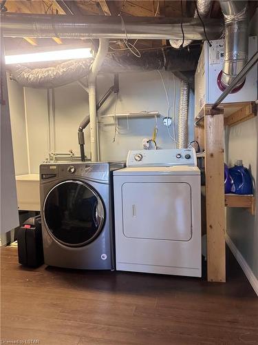 368 Valleyview Avenue, London, ON - Indoor Photo Showing Laundry Room