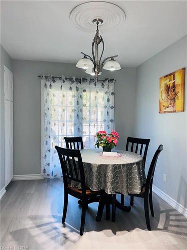 368 Valleyview Avenue, London, ON - Indoor Photo Showing Dining Room