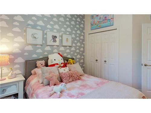 16-519 Riverside Drive, London, ON - Indoor Photo Showing Bedroom