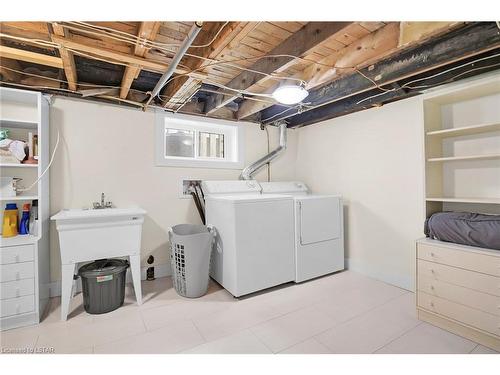 21 Thomas Janes Drive, London, ON - Indoor Photo Showing Laundry Room