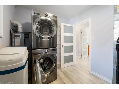 7 Andrews Cres E/S, Central Huron, ON - Indoor Photo Showing Laundry Room