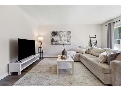 760 Fleet Street, London, ON - Indoor Photo Showing Living Room