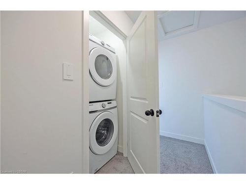 36-1871 Henrica Avenue, London, ON - Indoor Photo Showing Laundry Room