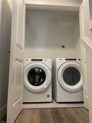 449 Grey Street, London, ON - Indoor Photo Showing Laundry Room