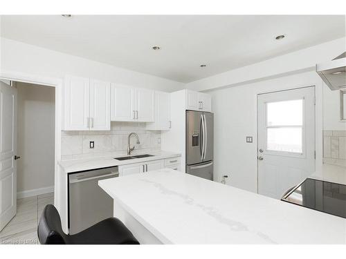 33 Wilson Avenue, London, ON - Indoor Photo Showing Kitchen With Double Sink