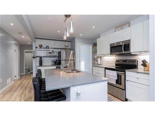 468 Mornington Avenue, London, ON - Indoor Photo Showing Kitchen With Double Sink