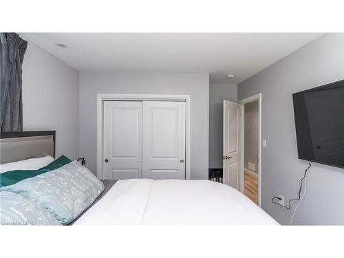468 Mornington Avenue, London, ON - Indoor Photo Showing Bedroom