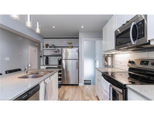 468 Mornington Avenue, London, ON - Indoor Photo Showing Kitchen With Double Sink